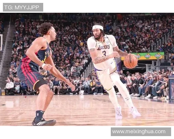 2005年火箭队与骑士队激战回顾精彩瞬间与经典对决分析 2005年火箭队与骑士队激战回顾精彩瞬间与经典对决分析